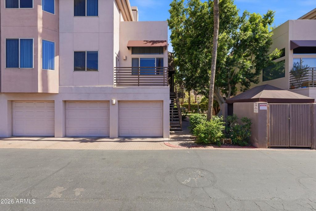 Image 4 of property listing at 4343 N 21ST Street 256, Phoenix, AZ 85016