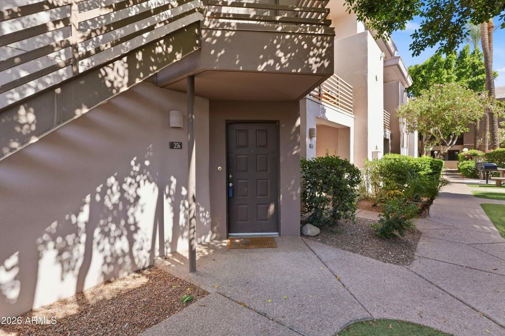 Image 5 of property listing at 4343 N 21ST Street 256, Phoenix, AZ 85016
