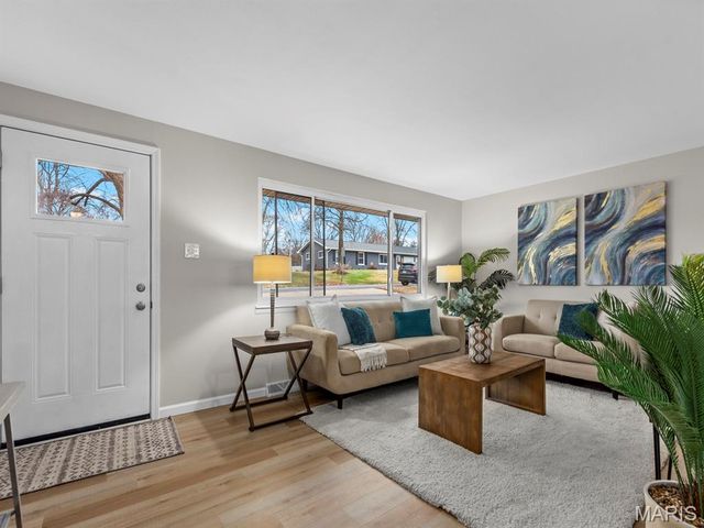 726 Gran Lin Drive, St Charles, MO 63303