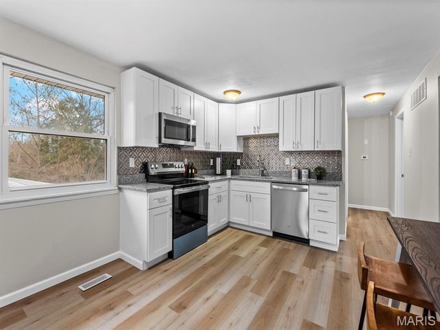 726 Gran Lin Drive, St Charles, MO 63303