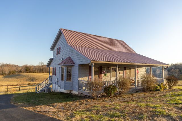 1393 Jones Chapel Rd, Byrdstown, TN 38549