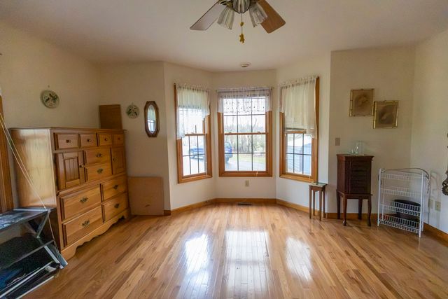 1393 Jones Chapel Rd, Byrdstown, TN 38549