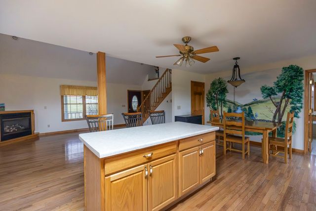 1393 Jones Chapel Rd, Byrdstown, TN 38549