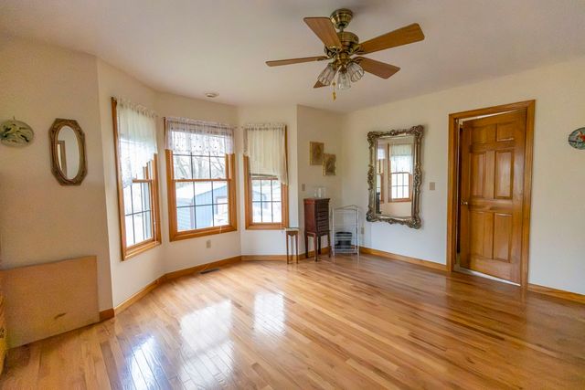 1393 Jones Chapel Rd, Byrdstown, TN 38549