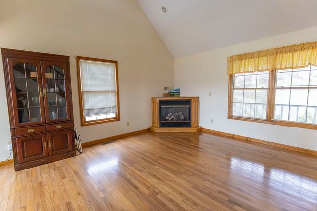 1393 Jones Chapel Rd, Byrdstown, TN 38549