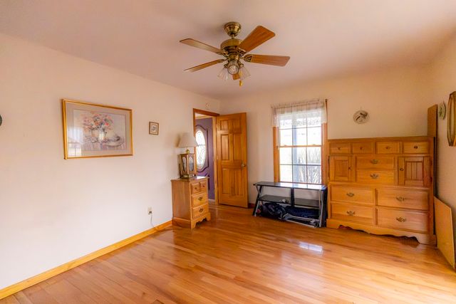 1393 Jones Chapel Rd, Byrdstown, TN 38549