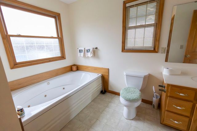 1393 Jones Chapel Rd, Byrdstown, TN 38549