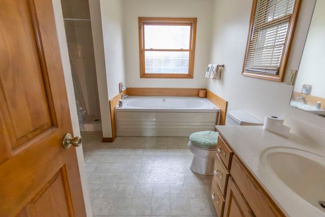 1393 Jones Chapel Rd, Byrdstown, TN 38549