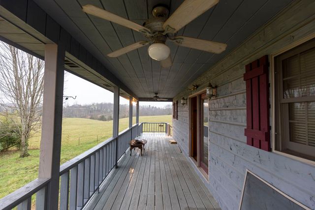 1393 Jones Chapel Rd, Byrdstown, TN 38549