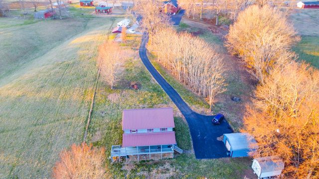 1393 Jones Chapel Rd, Byrdstown, TN 38549