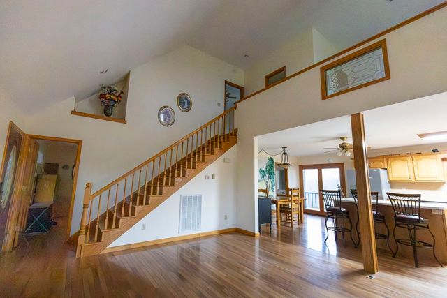 1393 Jones Chapel Rd, Byrdstown, TN 38549