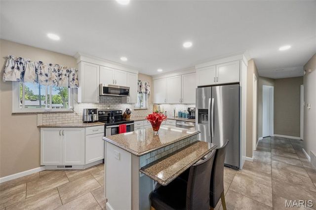 2024 Janiculum Drive, Fenton, MO 63026
