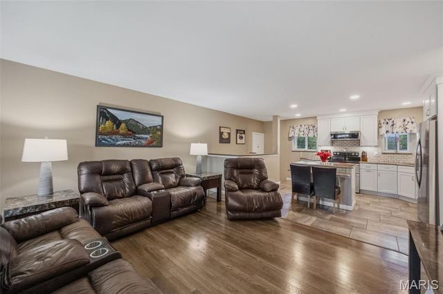 2024 Janiculum Drive, Fenton, MO 63026