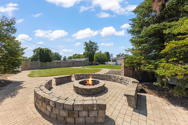 15911 S Codo Drive, Homer Glen, IL 60491