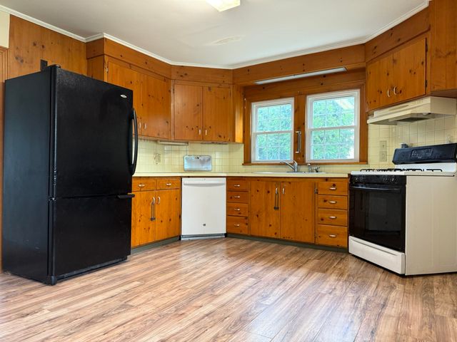 128 NorthSide Drive, Bennington, VT 05201