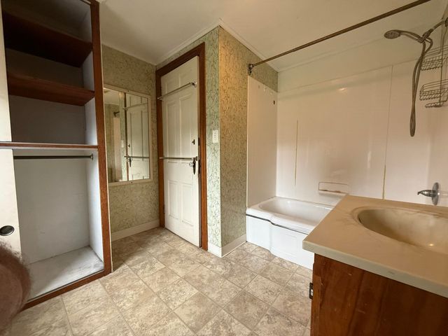 128 NorthSide Drive, Bennington, VT 05201