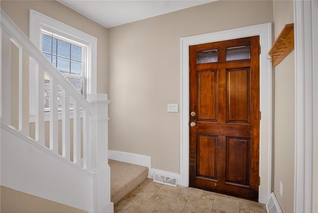 37 McMunn Ave, Crafton, PA 15205