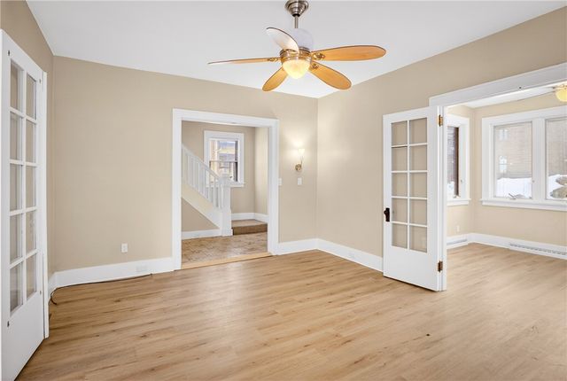 37 McMunn Ave, Crafton, PA 15205