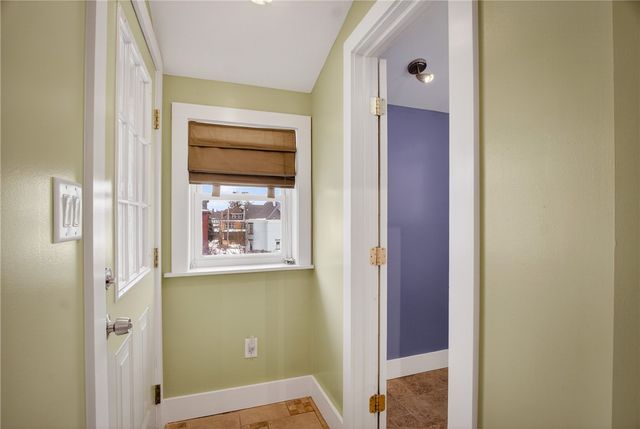 37 McMunn Ave, Crafton, PA 15205