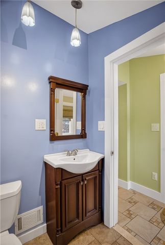 37 McMunn Ave, Crafton, PA 15205