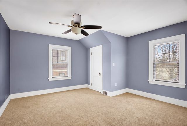 37 McMunn Ave, Crafton, PA 15205