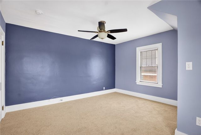 37 McMunn Ave, Crafton, PA 15205