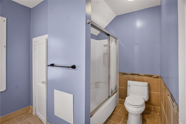 37 McMunn Ave, Crafton, PA 15205