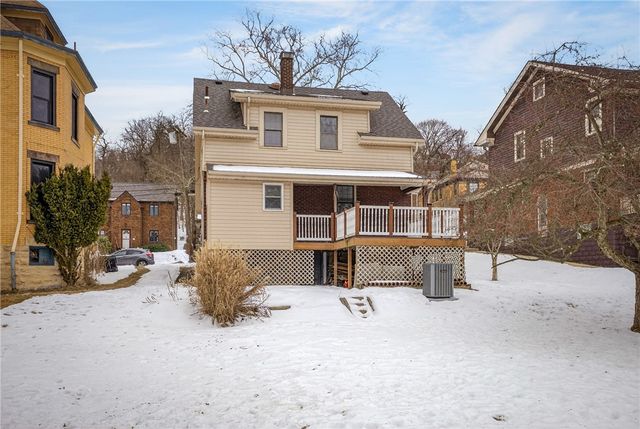 37 McMunn Ave, Crafton, PA 15205