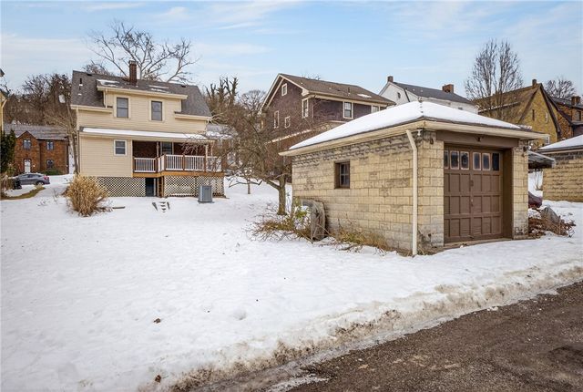 37 McMunn Ave, Crafton, PA 15205