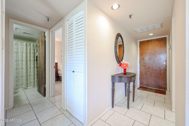 7474 E Earll Drive 312, Scottsdale, AZ 85251