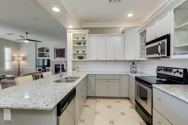 7445 E EAGLE CREST Drive 1077, Mesa, AZ 85207