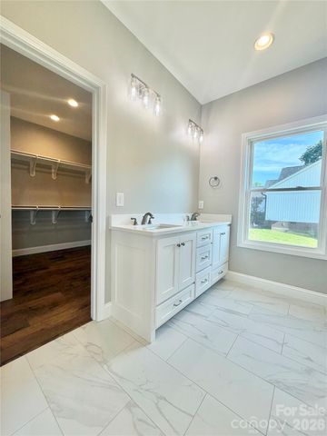 263 C I Chapman Court, Taylorsville, NC 28681