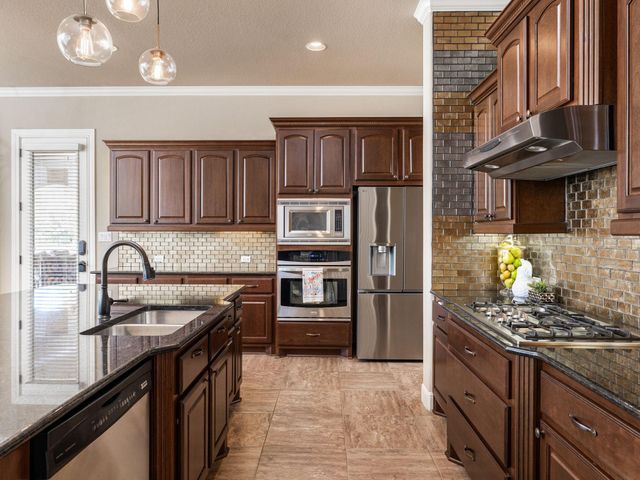 547 Shelf Rock RD, Driftwood, TX 78619