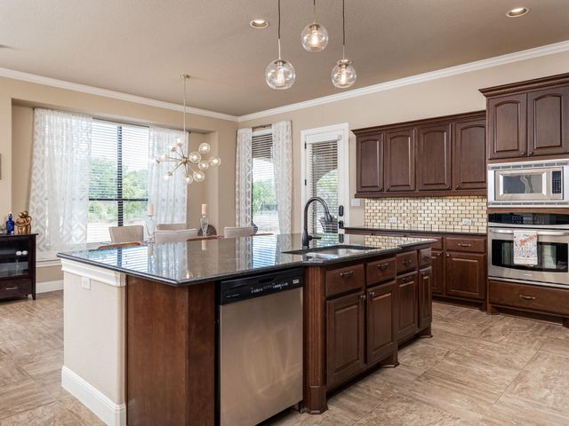 547 Shelf Rock RD, Driftwood, TX 78619