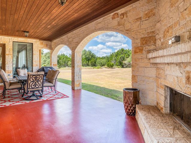 547 Shelf Rock RD, Driftwood, TX 78619