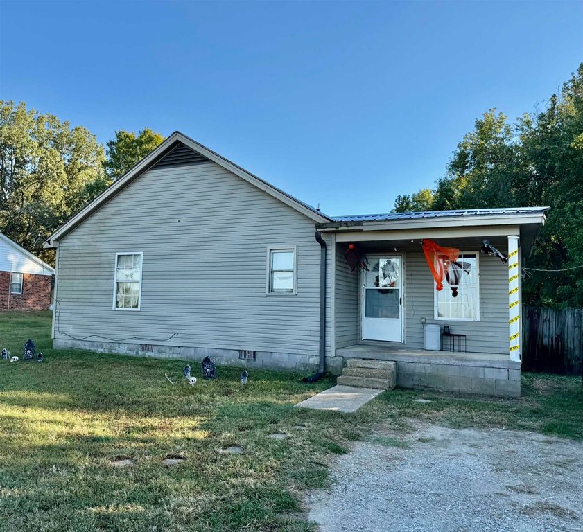 995 FEATHERS CHAPEL DR, Somerville, TN 38068