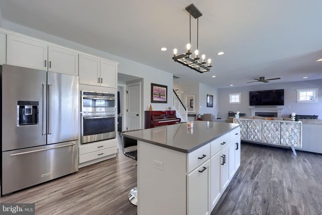 4041 COUNTRY DR, Dover, PA 17315