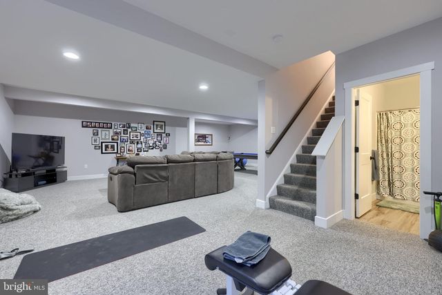 4041 COUNTRY DR, Dover, PA 17315