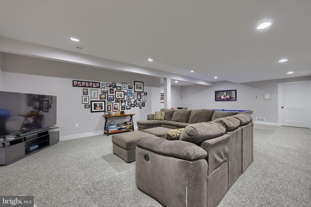 4041 COUNTRY DR, Dover, PA 17315