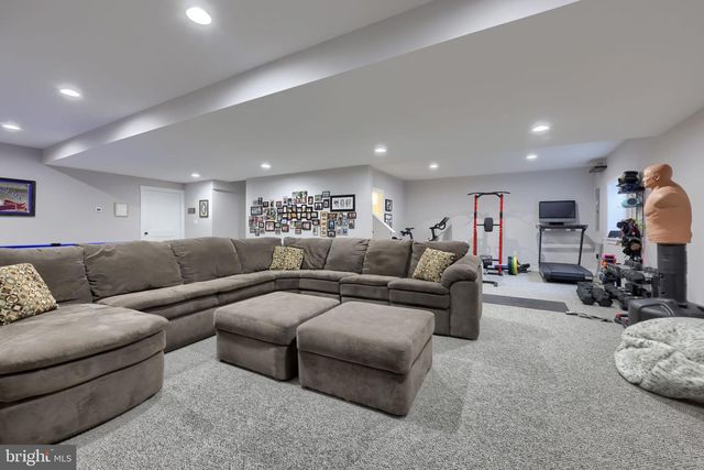 4041 COUNTRY DR, Dover, PA 17315
