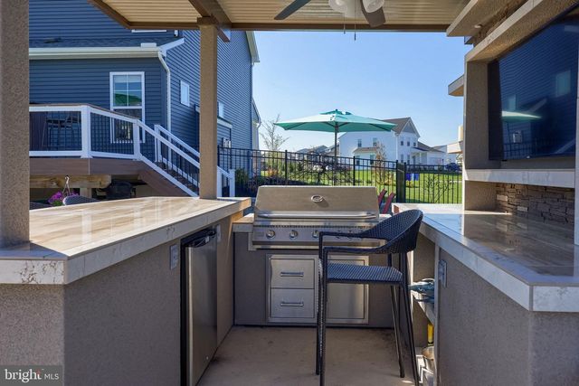 4041 COUNTRY DR, Dover, PA 17315