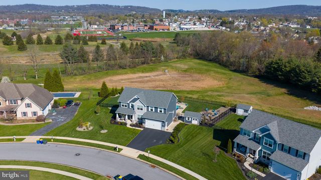4041 COUNTRY DR, Dover, PA 17315