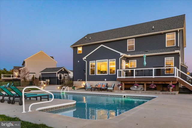 4041 COUNTRY DR, Dover, PA 17315