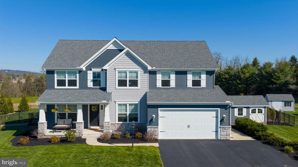 4041 COUNTRY DR, Dover, PA 17315
