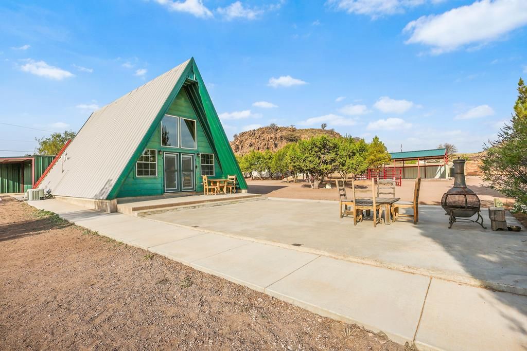 819 Webster, Fort Davis, TX 79734