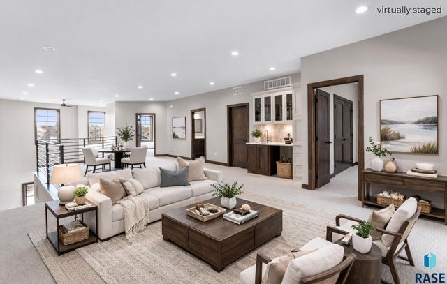 8619 W Shoreline Pl Place, Sioux Falls, SD 57107