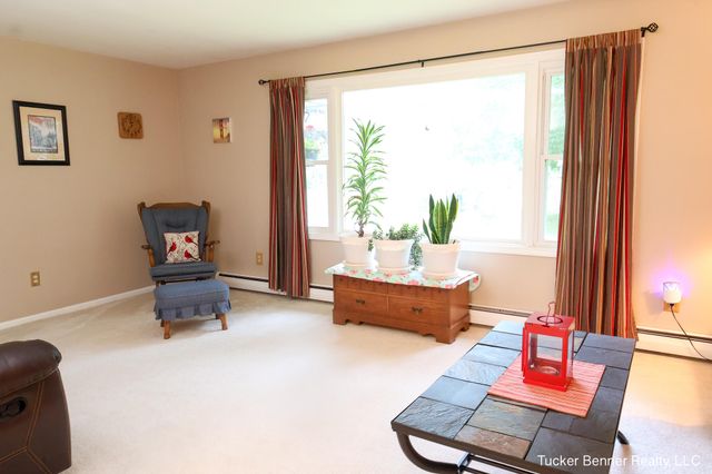 37 S Bear Lake Road, Muskegon, MI 49445