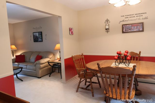 37 S Bear Lake Road, Muskegon, MI 49445