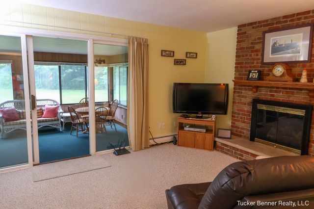 37 S Bear Lake Road, Muskegon, MI 49445