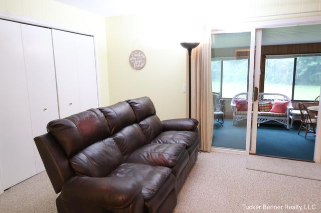 37 S Bear Lake Road, Muskegon, MI 49445
